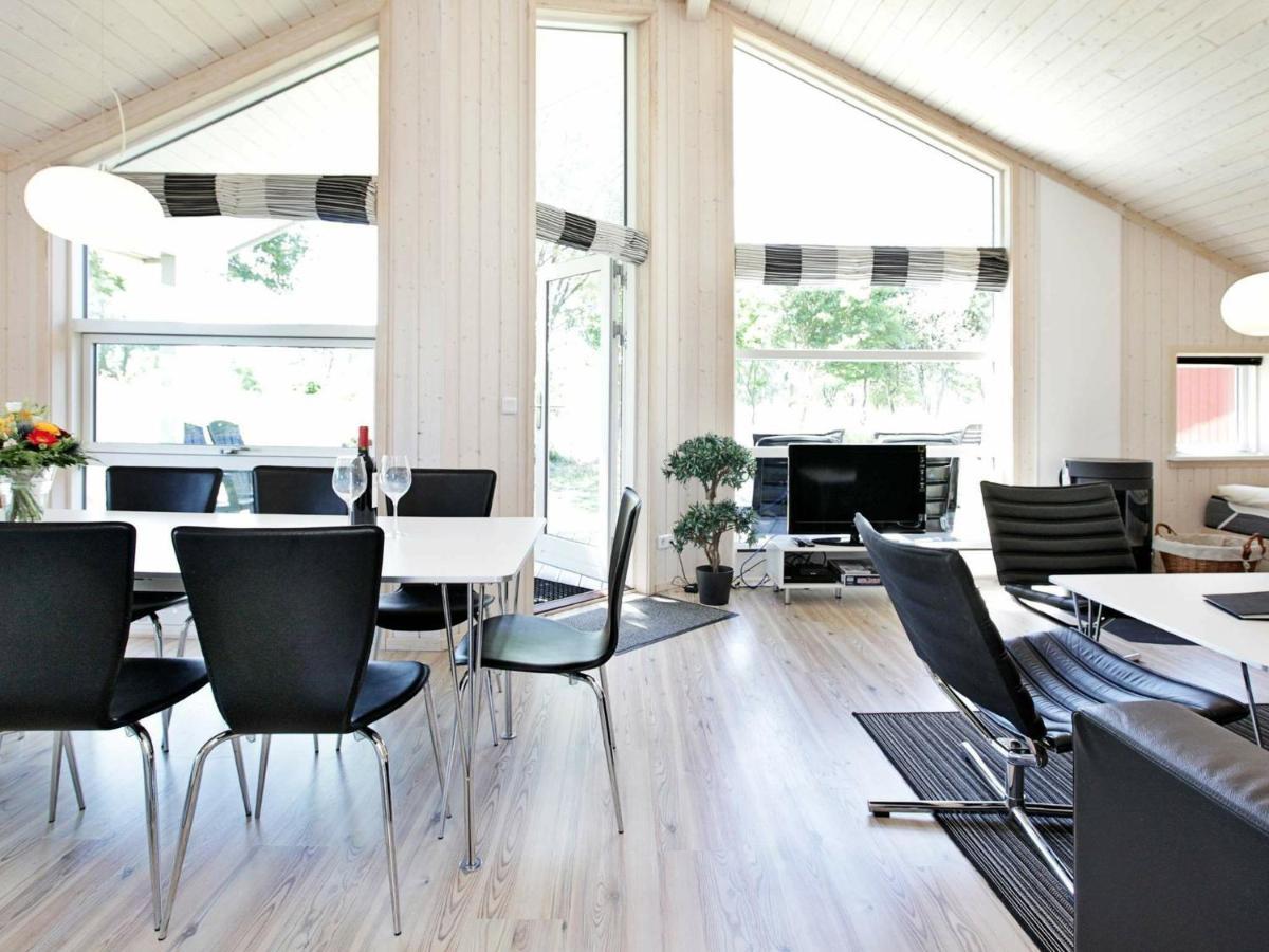 Three-Bedroom Holiday Home In Grossenbrode 1 Ruang foto