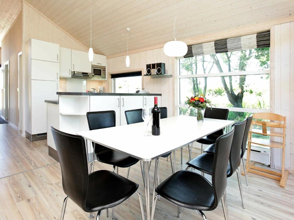 Three-Bedroom Holiday Home In Grossenbrode 1 Ruang foto